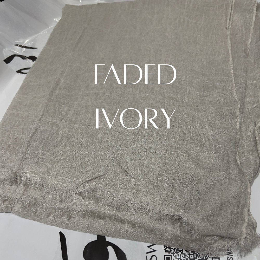 Stonewashed Thailandy faded ivory