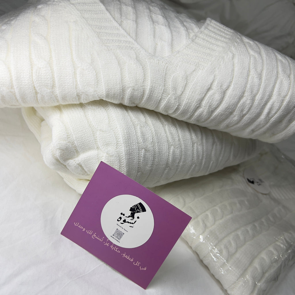 Basic off white cut plouver