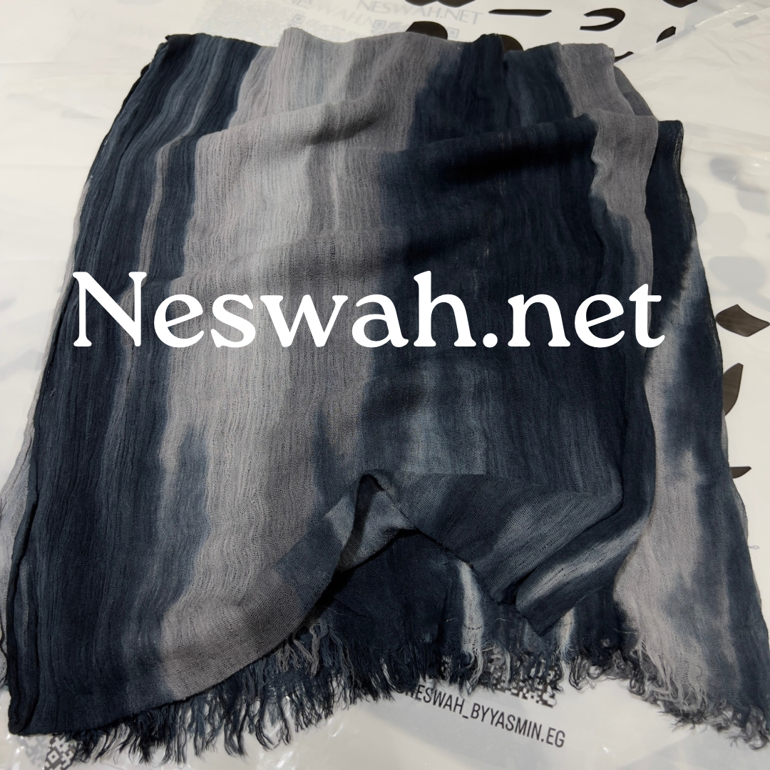Ruffled Thailandy Navy Gray