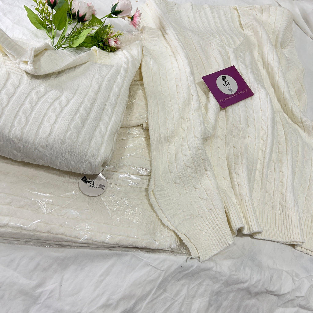 Basic off white cut plouver