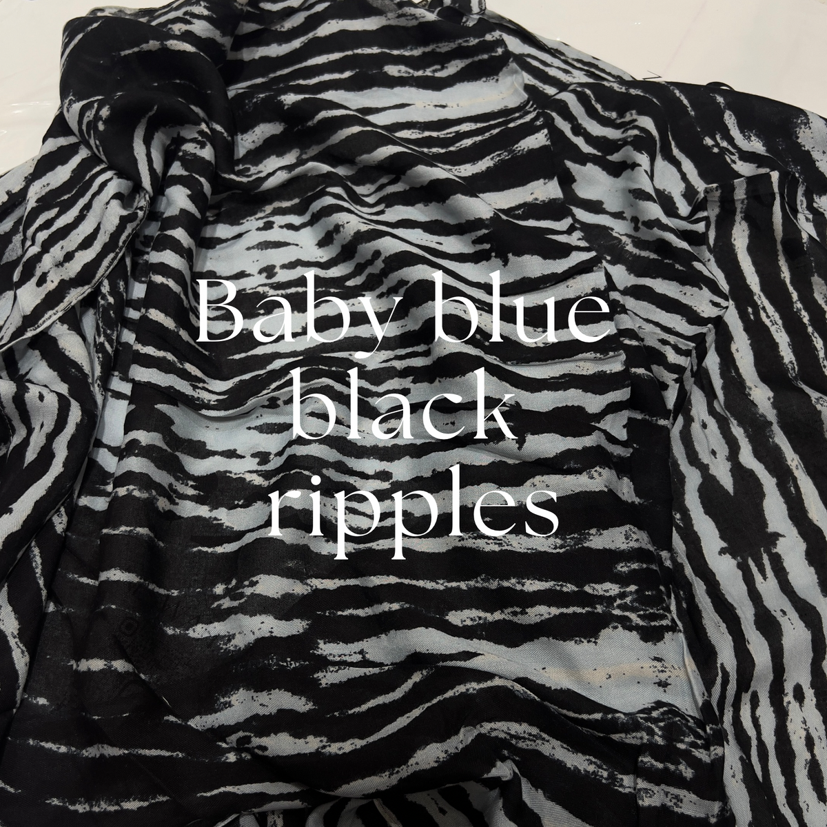 Baby blue x black ripples