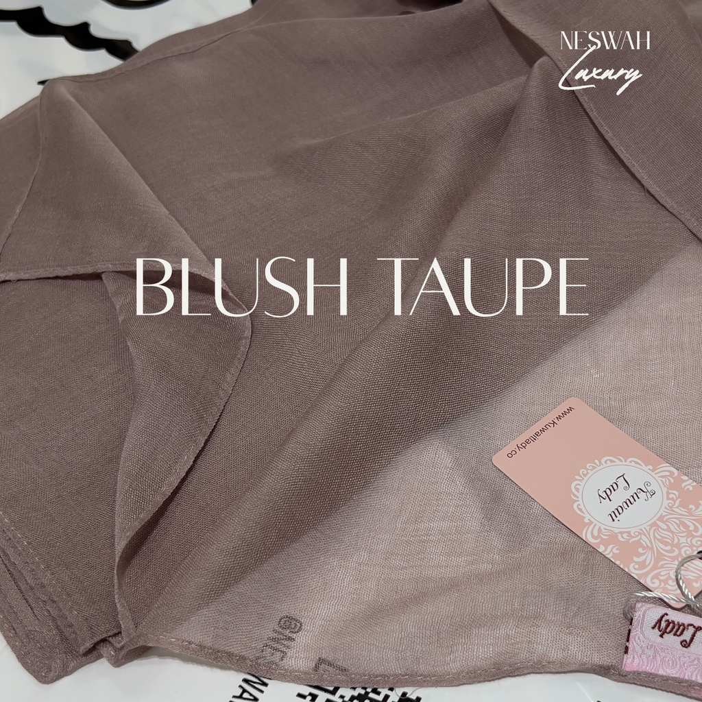 Kuwait lady Blush Taupe linen