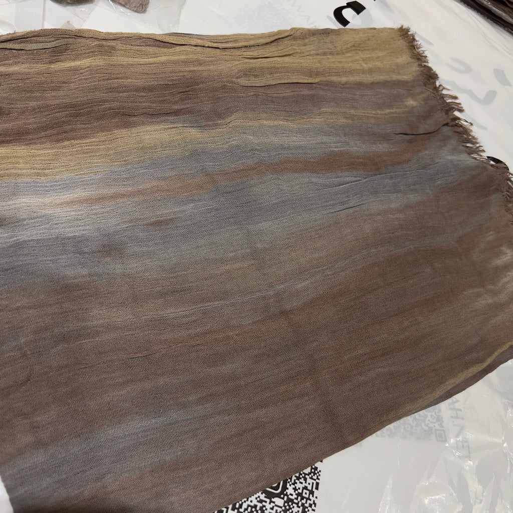 Ruffled Thailandy café bluegray