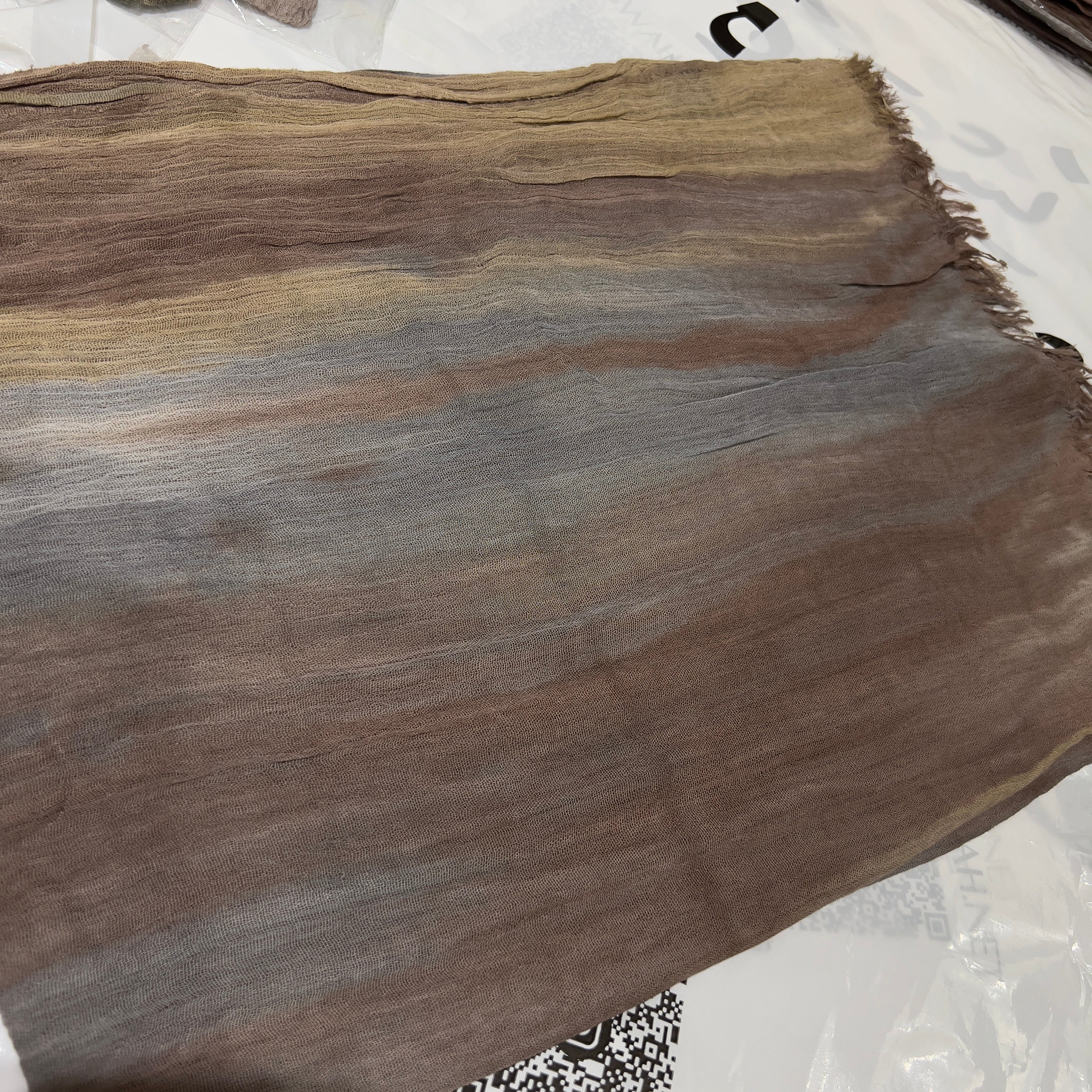 Ruffled Thailandy café bluegray