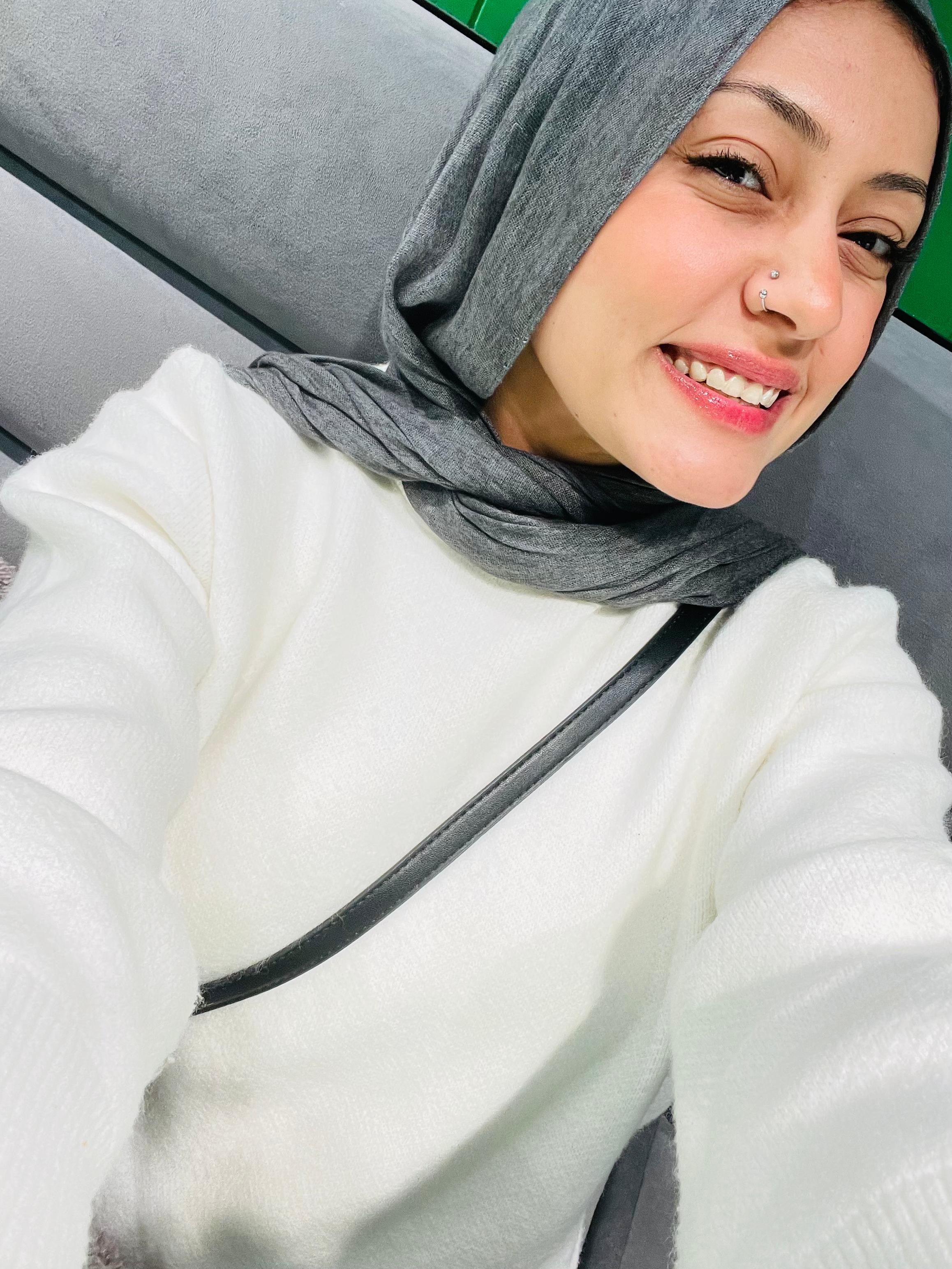 Thailandy Ruffled dark gray scarf