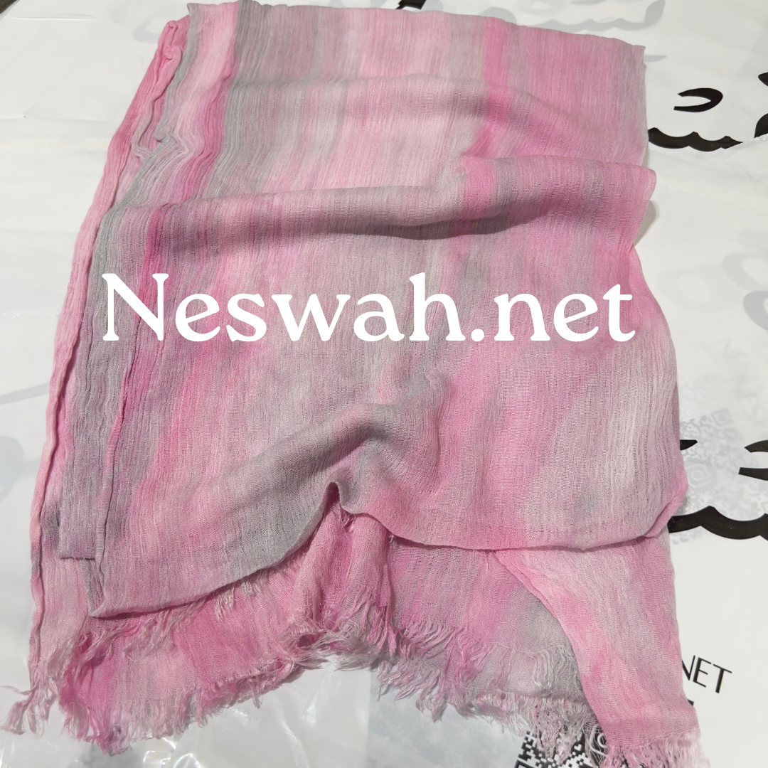 Ruffled Thailandy pink gray