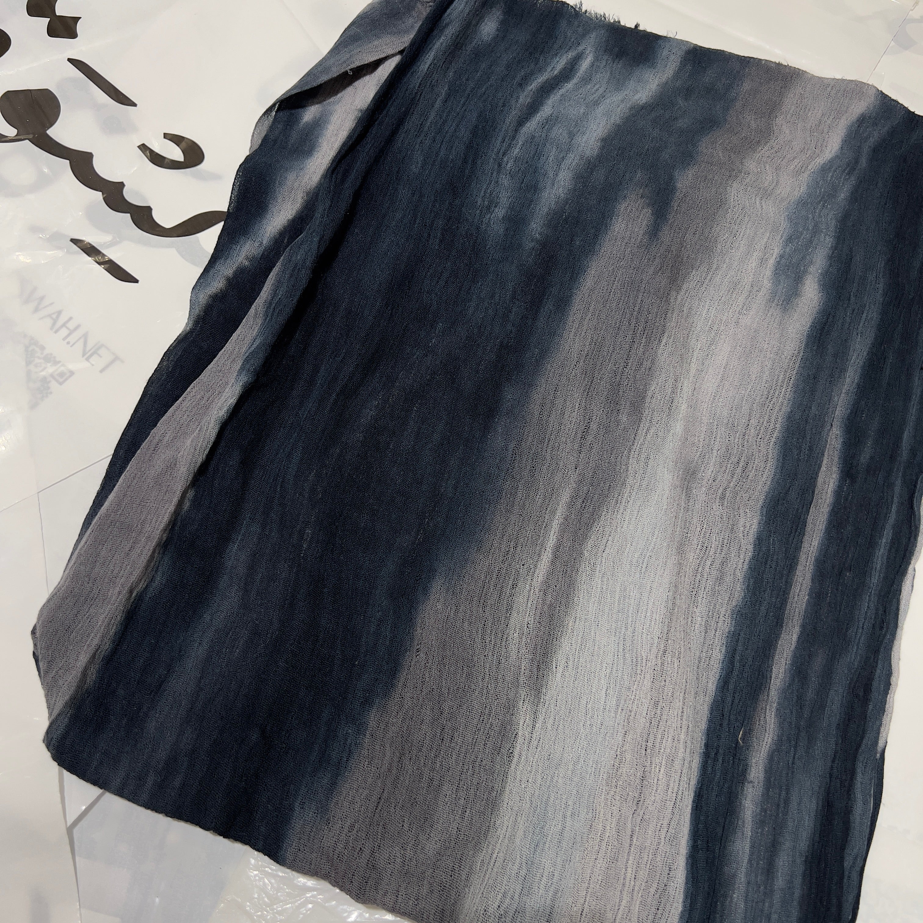 Ruffled Thailandy Navy Gray